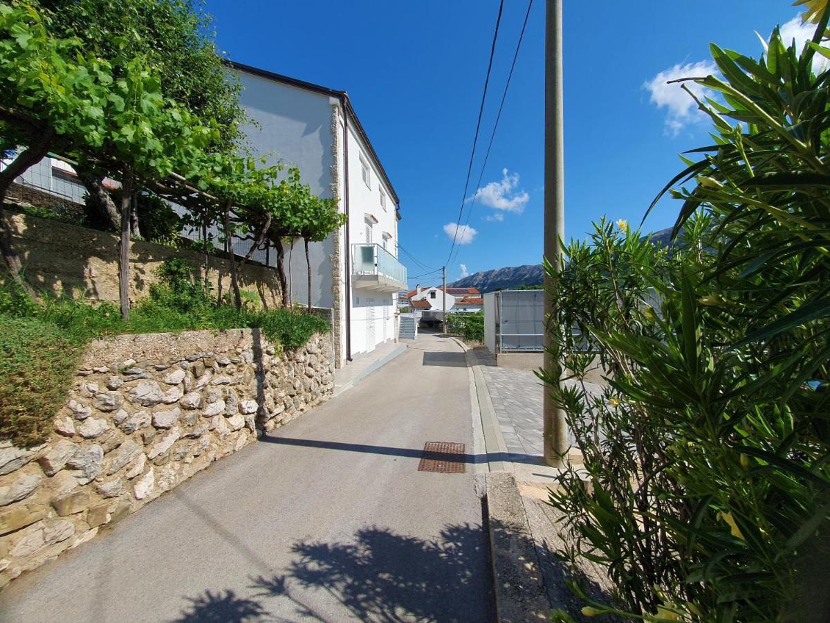 Relax House Rosemary Apartment Draga Bascanska Exterior photo